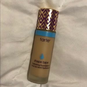 Trate Shape Tape Hydrating Foundation